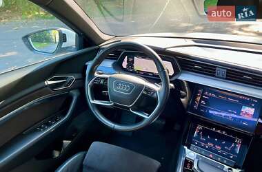 Внедорожник / Кроссовер Audi e-tron 2019 в 