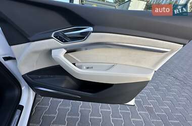 Внедорожник / Кроссовер Audi e-tron 2020 в 
