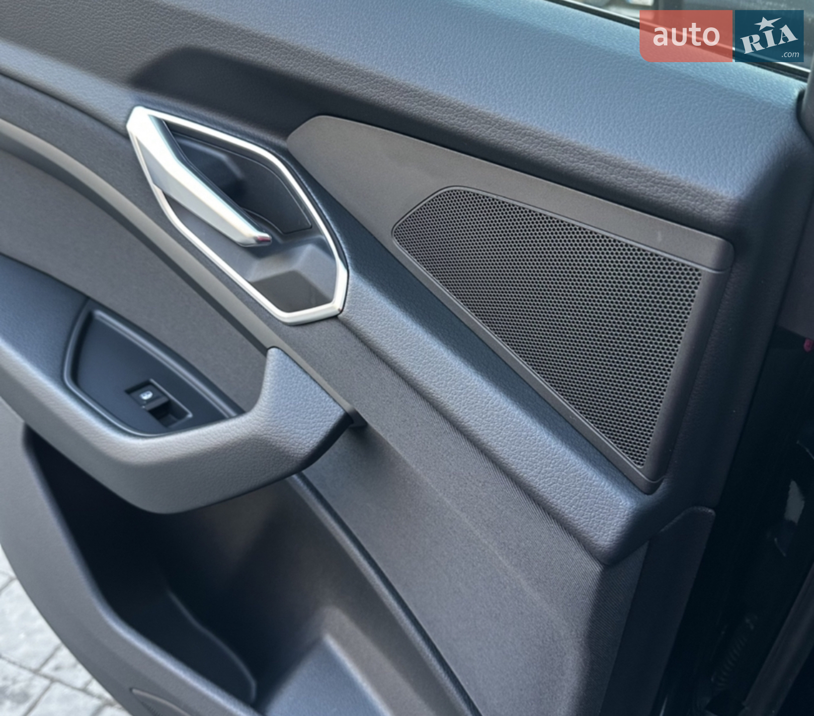 2020 Audi e-tron - мініатюра 3