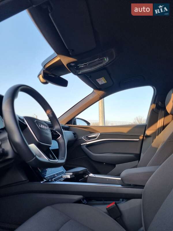 Внедорожник / Кроссовер Audi e-tron 2022 в Хмельницком