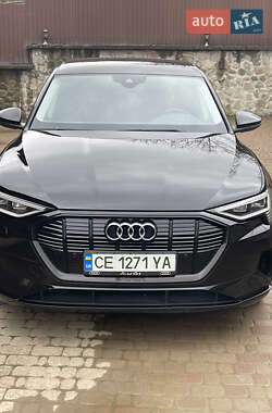 Позашляховик / Кросовер Audi e-tron 2019 в Косові