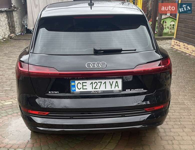 Позашляховик / Кросовер Audi e-tron 2019 в Косові