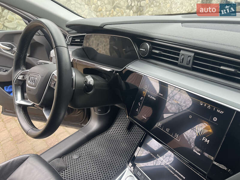 Внедорожник / Кроссовер Audi e-tron 2019 в Косове