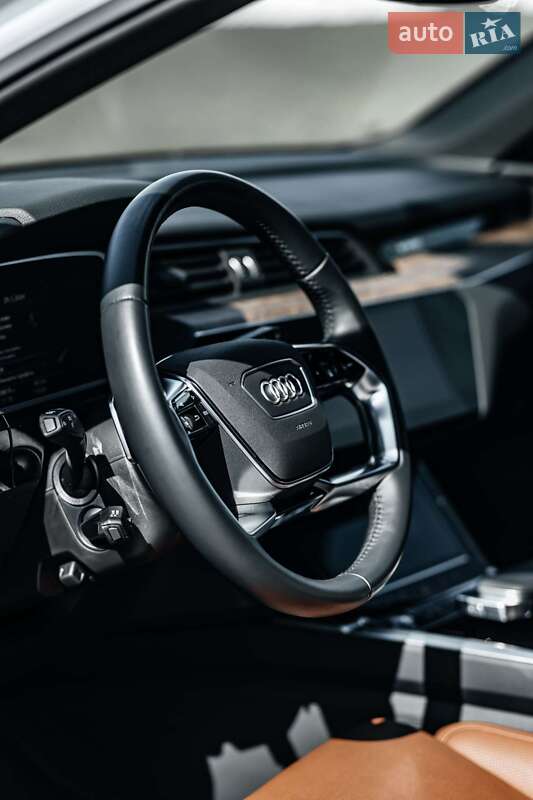 Внедорожник / Кроссовер Audi e-tron 2019 в Киеве