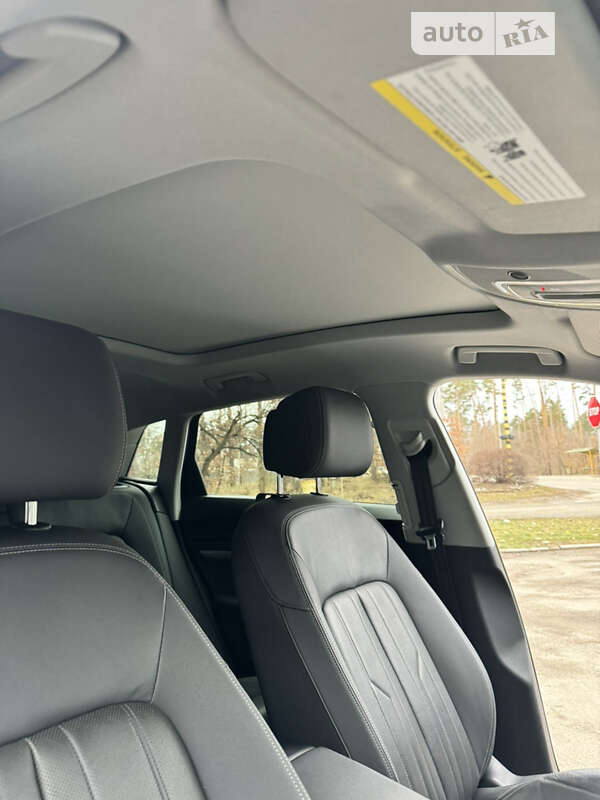 Внедорожник / Кроссовер Audi e-tron 2019 в Киеве