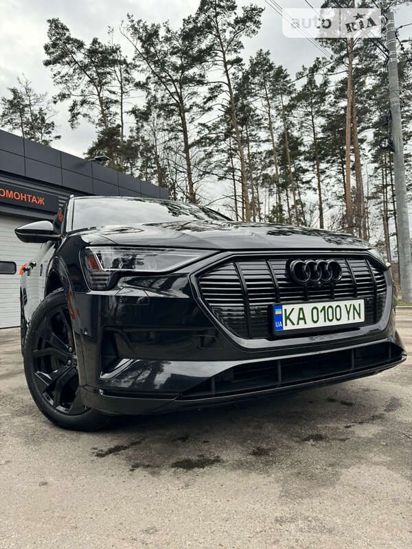 Внедорожник / Кроссовер Audi e-tron 2019 в Киеве