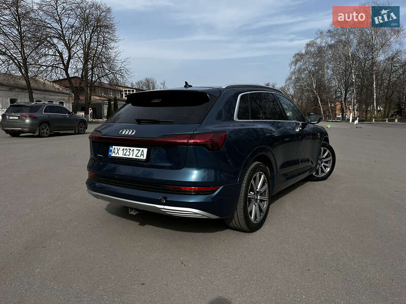 Внедорожник / Кроссовер Audi e-tron 2019 в Краснограде
