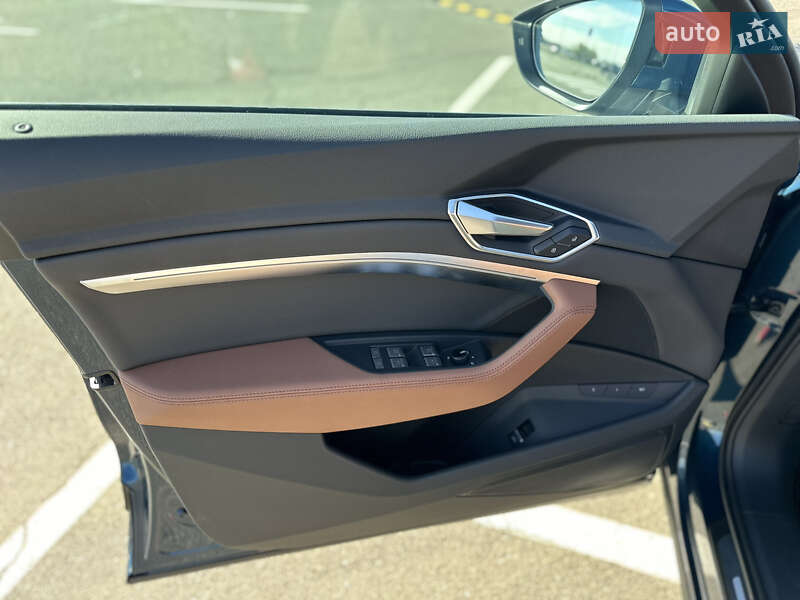 Внедорожник / Кроссовер Audi e-tron 2019 в Киеве