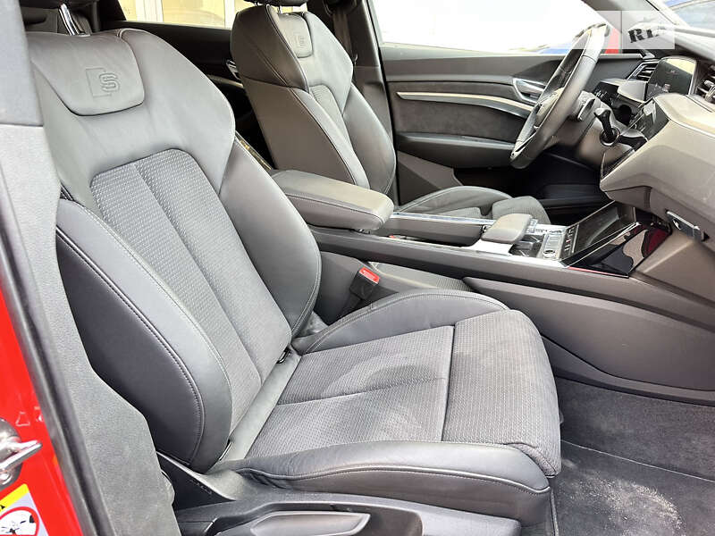 Внедорожник / Кроссовер Audi e-tron 2021 в Киеве фото 18 Внедорожник / Кроссовер Audi e-tron 2021 в Киеве