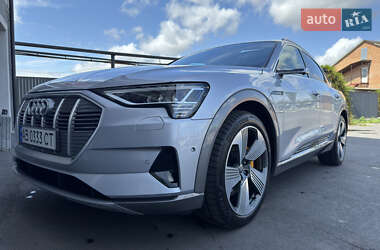 Внедорожник / Кроссовер Audi e-tron 2020 в 