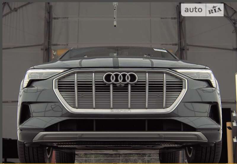 Позашляховик / Кросовер Audi e-tron 2019 в Запоріжжі