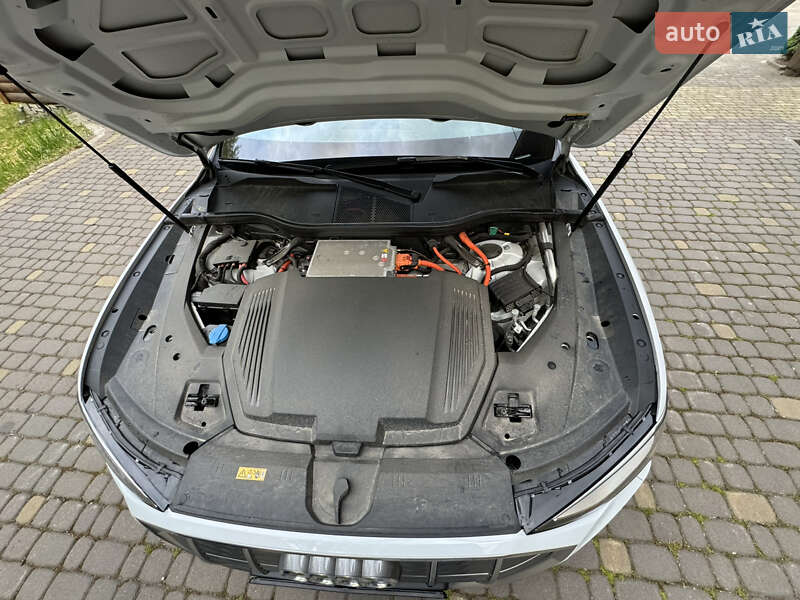 Позашляховик / Кросовер Audi e-tron 2019 в Івано-Франківську
