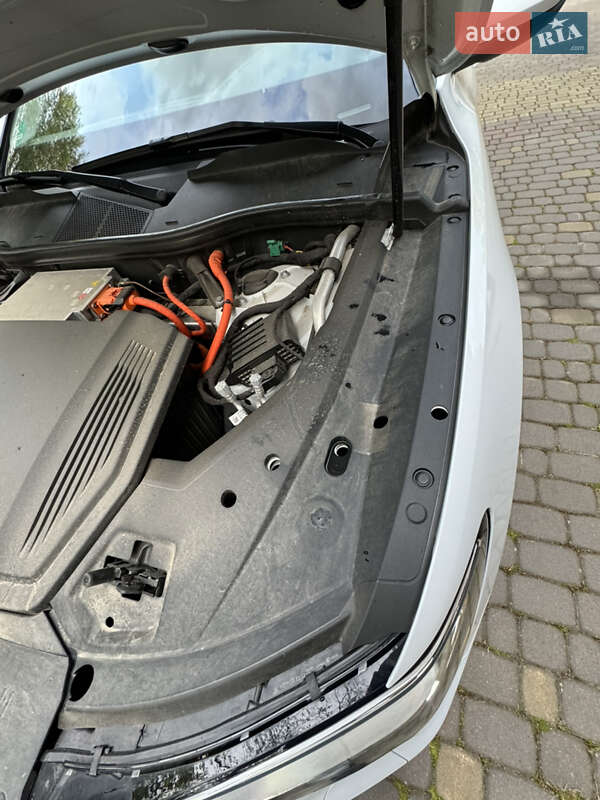 Позашляховик / Кросовер Audi e-tron 2019 в Івано-Франківську