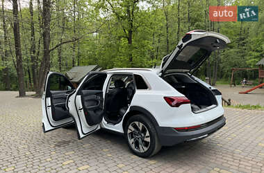 Внедорожник / Кроссовер Audi e-tron 2019 в 