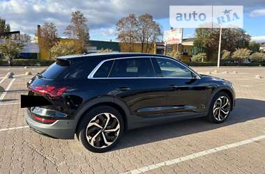 Позашляховик / Кросовер Audi e-tron 2021 в Києві