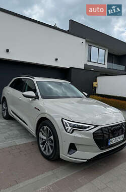 Внедорожник / Кроссовер Audi e-tron 2020 в 