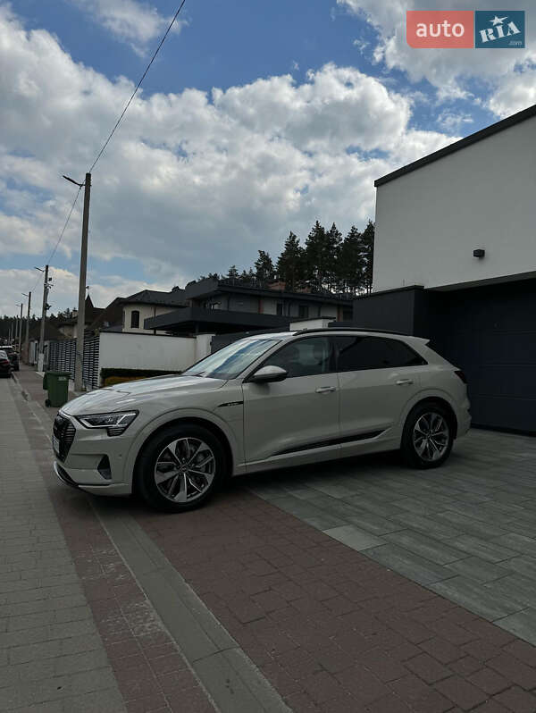 Внедорожник / Кроссовер Audi e-tron 2020 в Львове