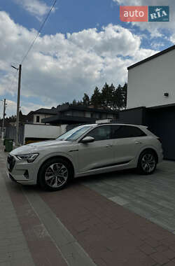 Внедорожник / Кроссовер Audi e-tron 2020 в 