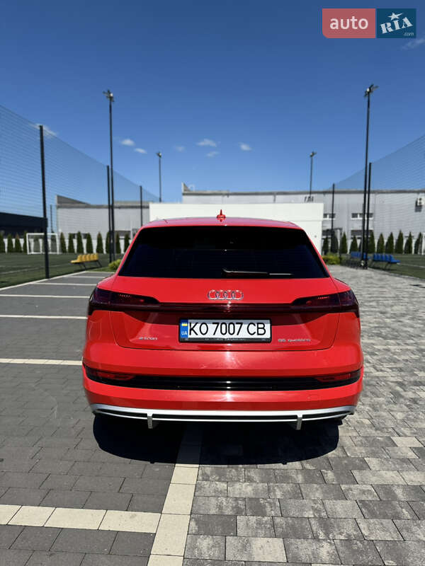 Внедорожник / Кроссовер Audi e-tron 2022 в Мукачево