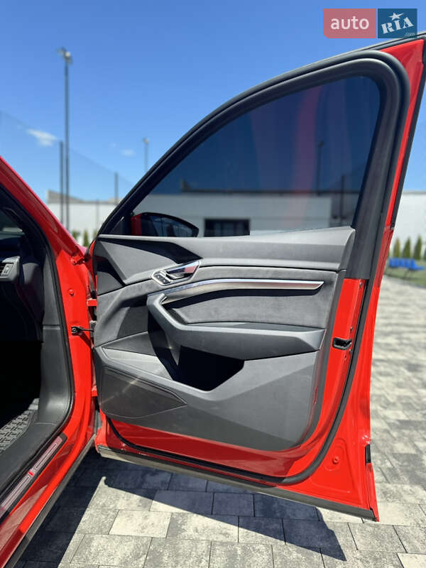 Внедорожник / Кроссовер Audi e-tron 2022 в Мукачево