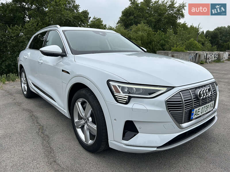 Audi e-tron 2019