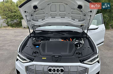 Внедорожник / Кроссовер Audi e-tron 2019 в Днепре