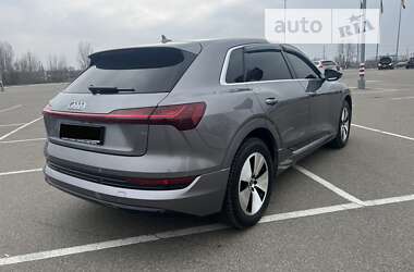 Позашляховик / Кросовер Audi e-tron 2021 в Києві