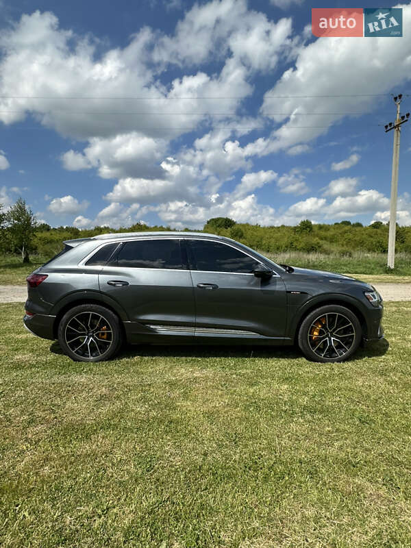 Внедорожник / Кроссовер Audi e-tron 2019 в Львове