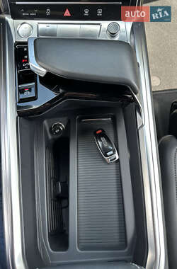 Внедорожник / Кроссовер Audi e-tron 2019 в 