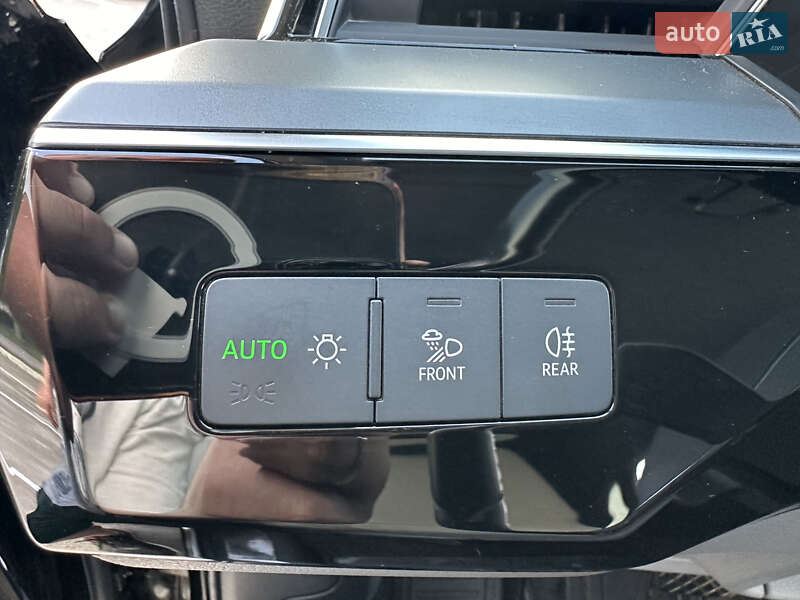 Позашляховик / Кросовер Audi e-tron 2019 в Дубні