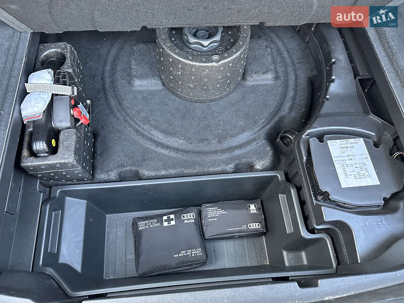 Позашляховик / Кросовер Audi e-tron 2019 в Дубні