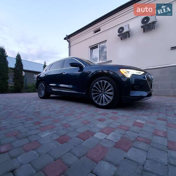 Внедорожник / Кроссовер Audi e-tron 2019 в Тернополе