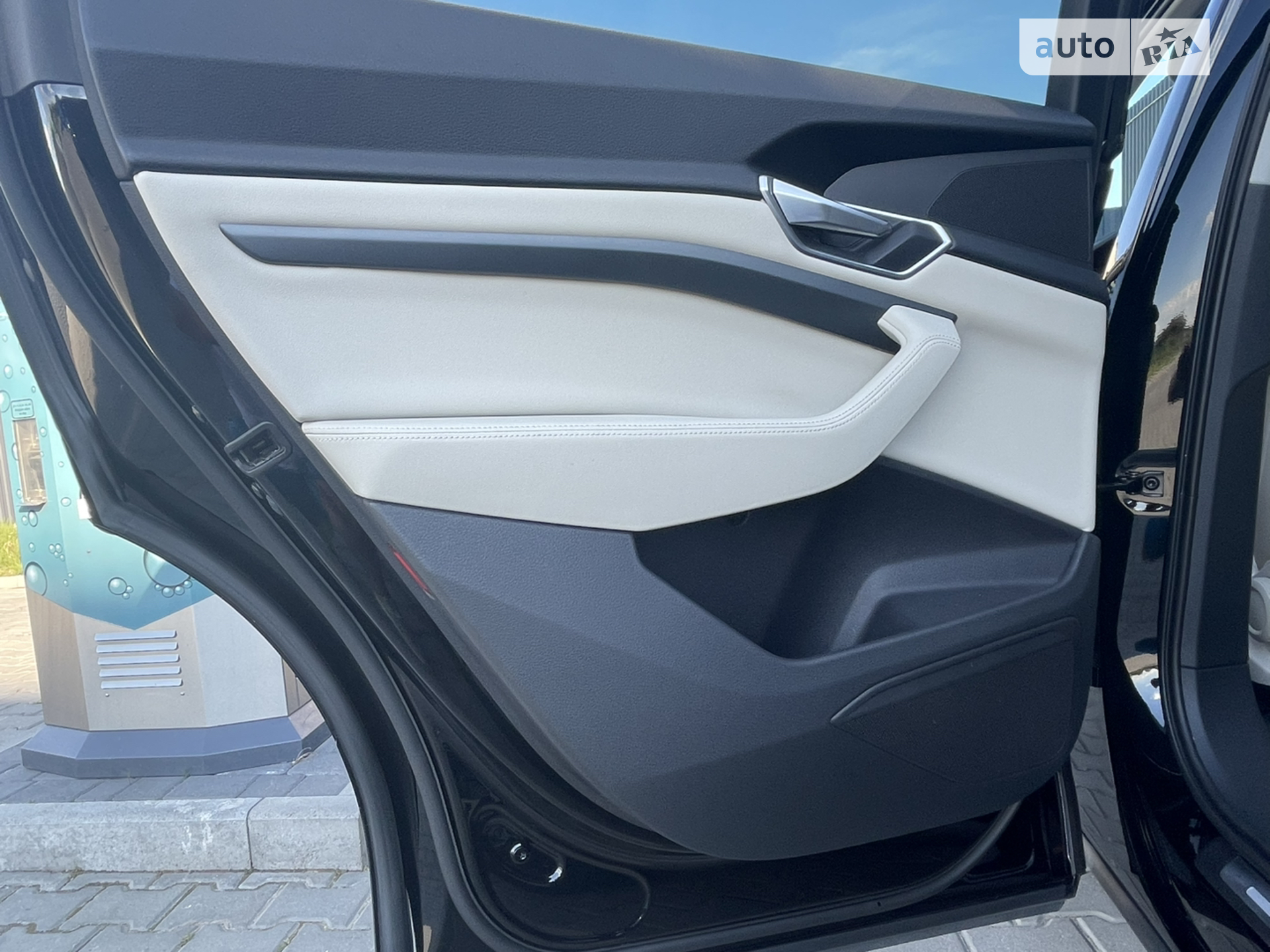 2020 Audi e-tron - мініатюра 19