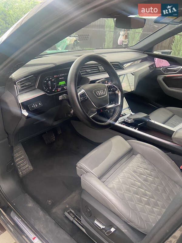 Внедорожник / Кроссовер Audi e-tron 2020 в Вознесенске