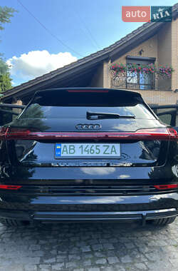 Позашляховик / Кросовер Audi e-tron 2020 в 