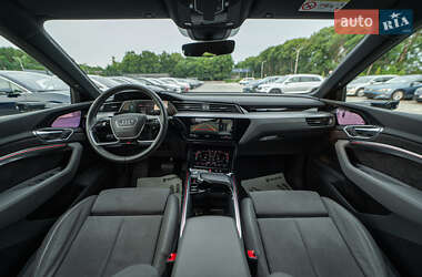 Позашляховик / Кросовер Audi e-tron 2020 в 