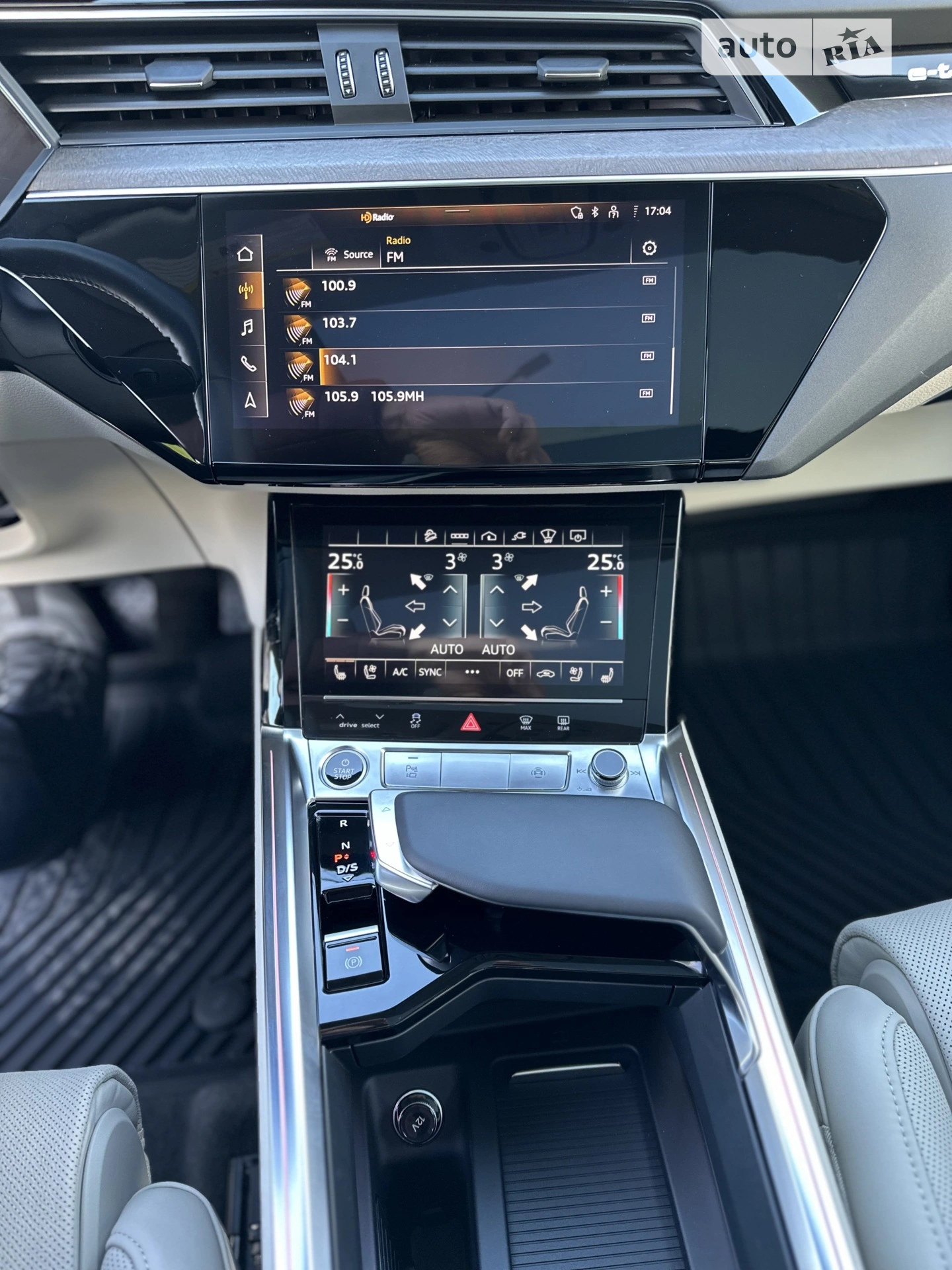 2020 Audi e-tron - мініатюра 16