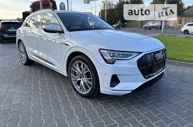Внедорожник / Кроссовер Audi e-tron 2020 в 