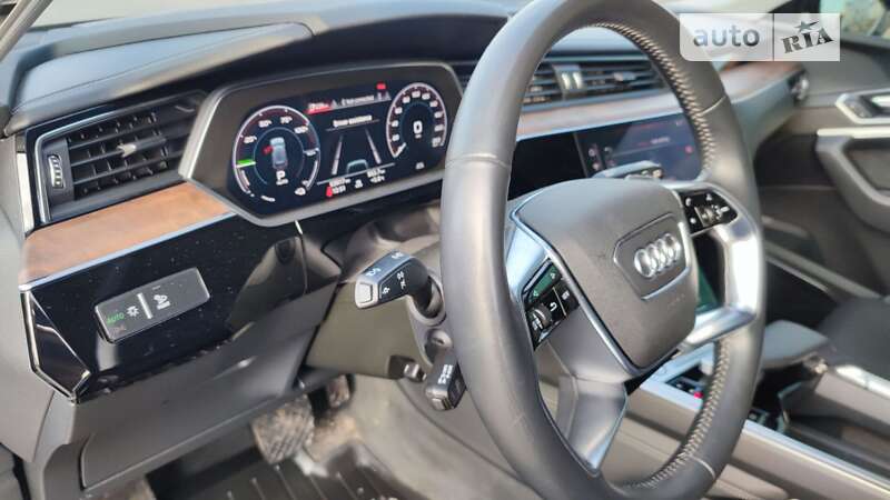 Позашляховик / Кросовер Audi e-tron 2019 в Бучі