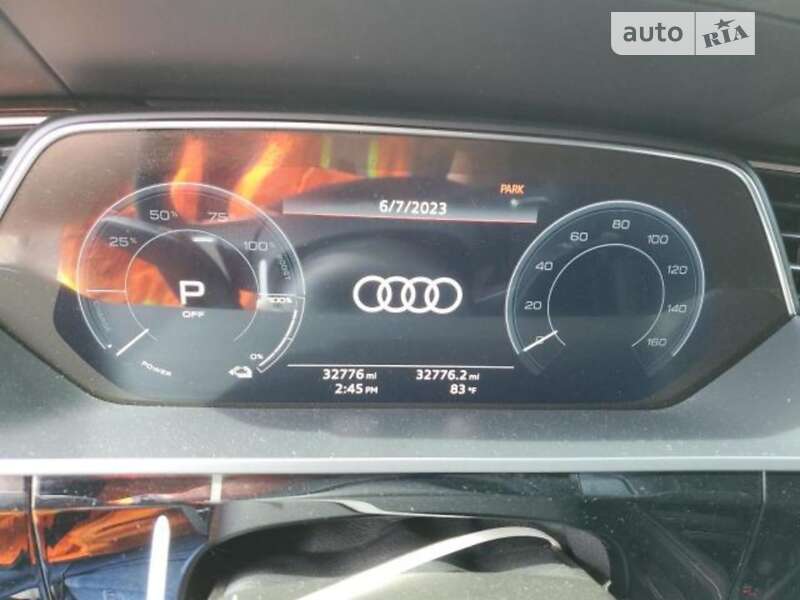 Позашляховик / Кросовер Audi e-tron 2019 в Бучі