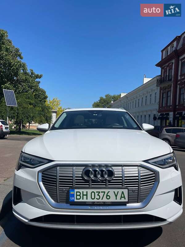 Позашляховик / Кросовер Audi e-tron 2019 в Одесі