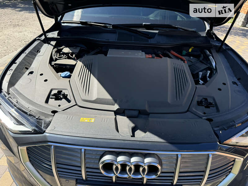 Внедорожник / Кроссовер Audi e-tron 2019 в Кропивницком