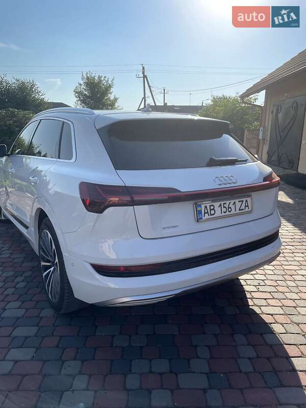 Позашляховик / Кросовер Audi e-tron 2019 в Летичіві
