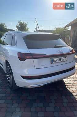 Внедорожник / Кроссовер Audi e-tron 2019 в 