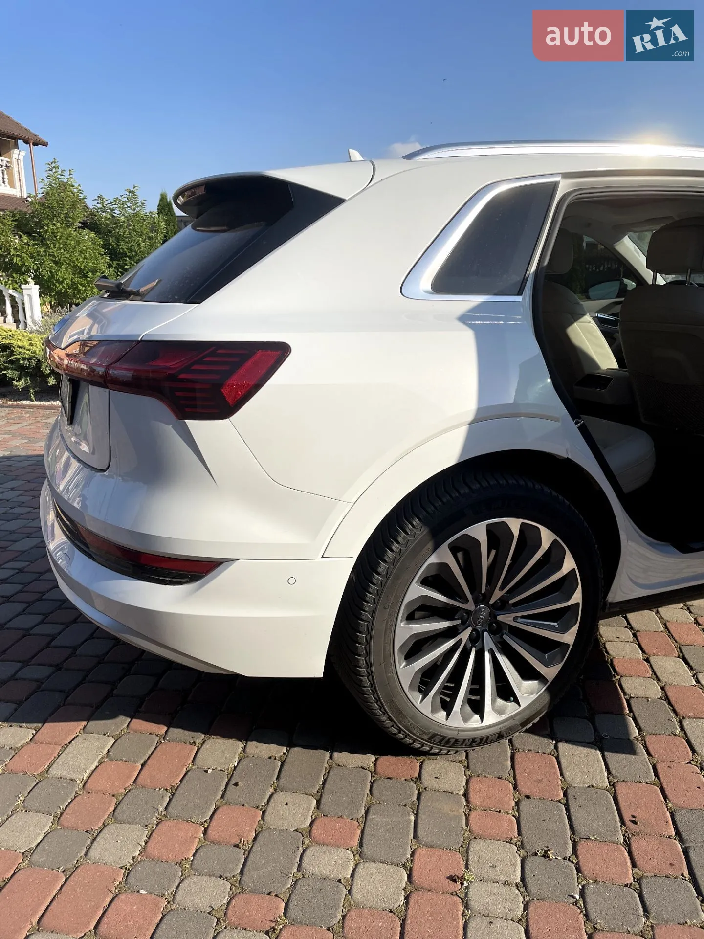 2019 Audi e-tron - мініатюра 16