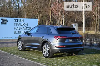 Audi e-tron 2021