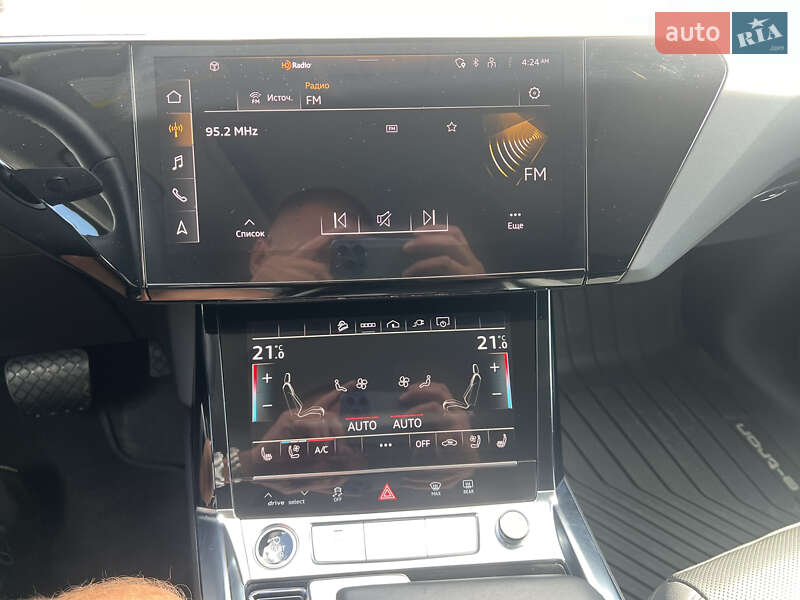 Позашляховик / Кросовер Audi e-tron 2022 в Києві
