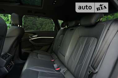 Внедорожник / Кроссовер Audi e-tron 2020 в 