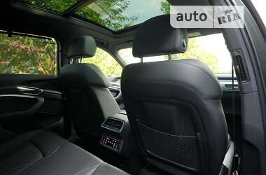 Внедорожник / Кроссовер Audi e-tron 2020 в 