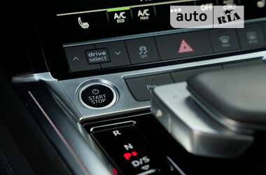 Внедорожник / Кроссовер Audi e-tron 2020 в 